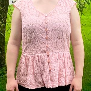 Elle Women's Peplum light pink‎ floral Lace lined button up shirt blouse sz M